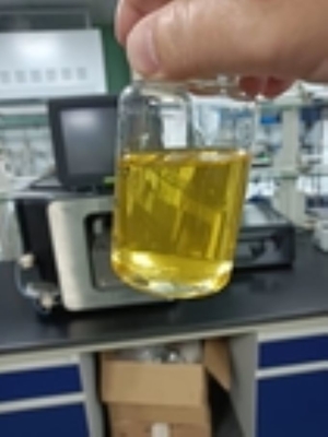 242-960-5 modificateur liquide jaunâtre en plastique d'huile de l'oléate PETO de Pentaerythrityl de modificateurs