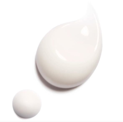 Auto-émulsifiant de poudre blanc cassé de monostéarate de glycérine dispersible dans l'eau pour des cosmétiques